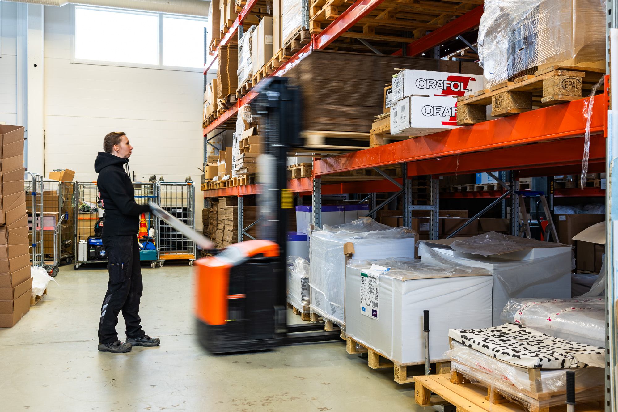 Varastointi- ja logistiikkapalvelut Varastointi- ja logistiikkapalvelut